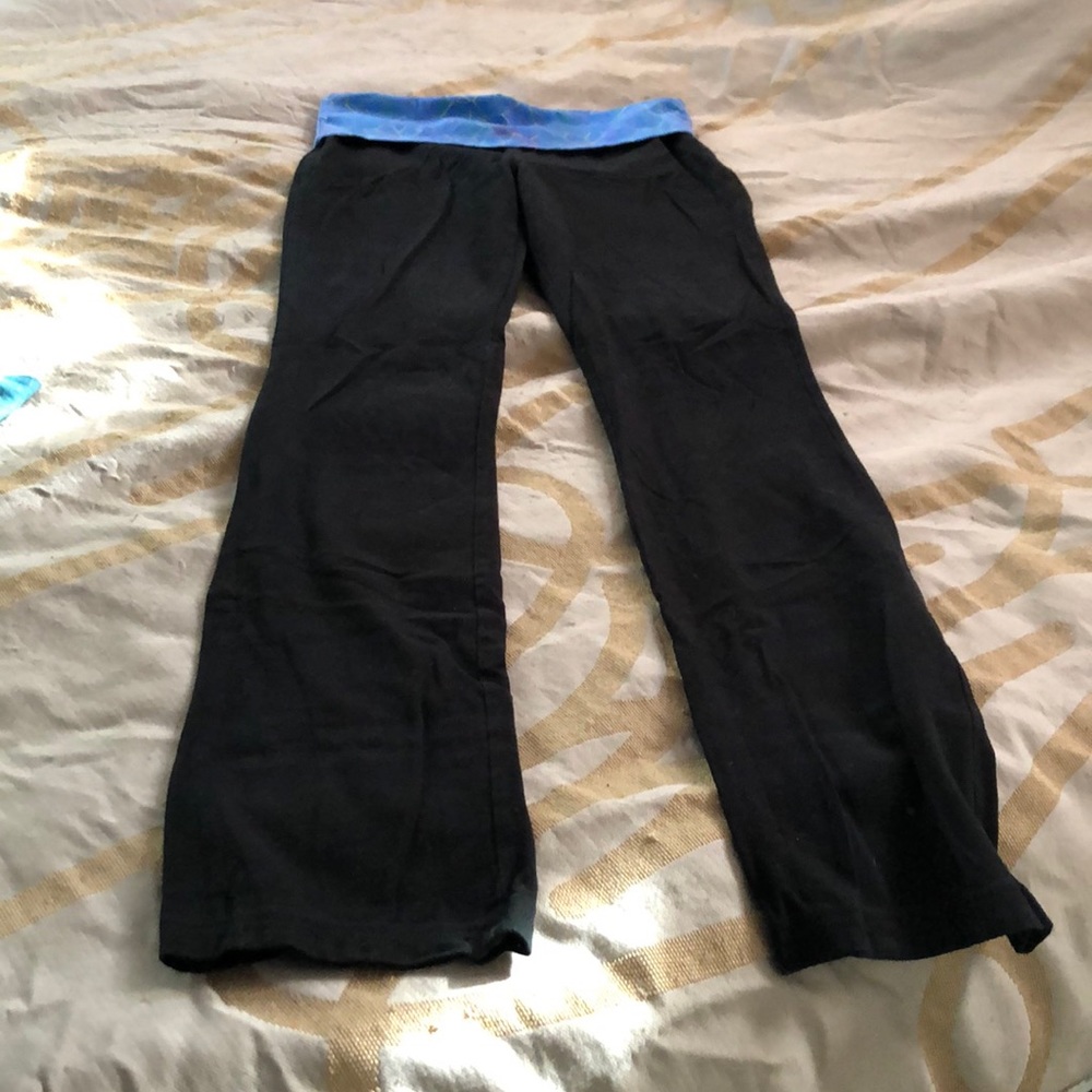 Women’s yoga pants